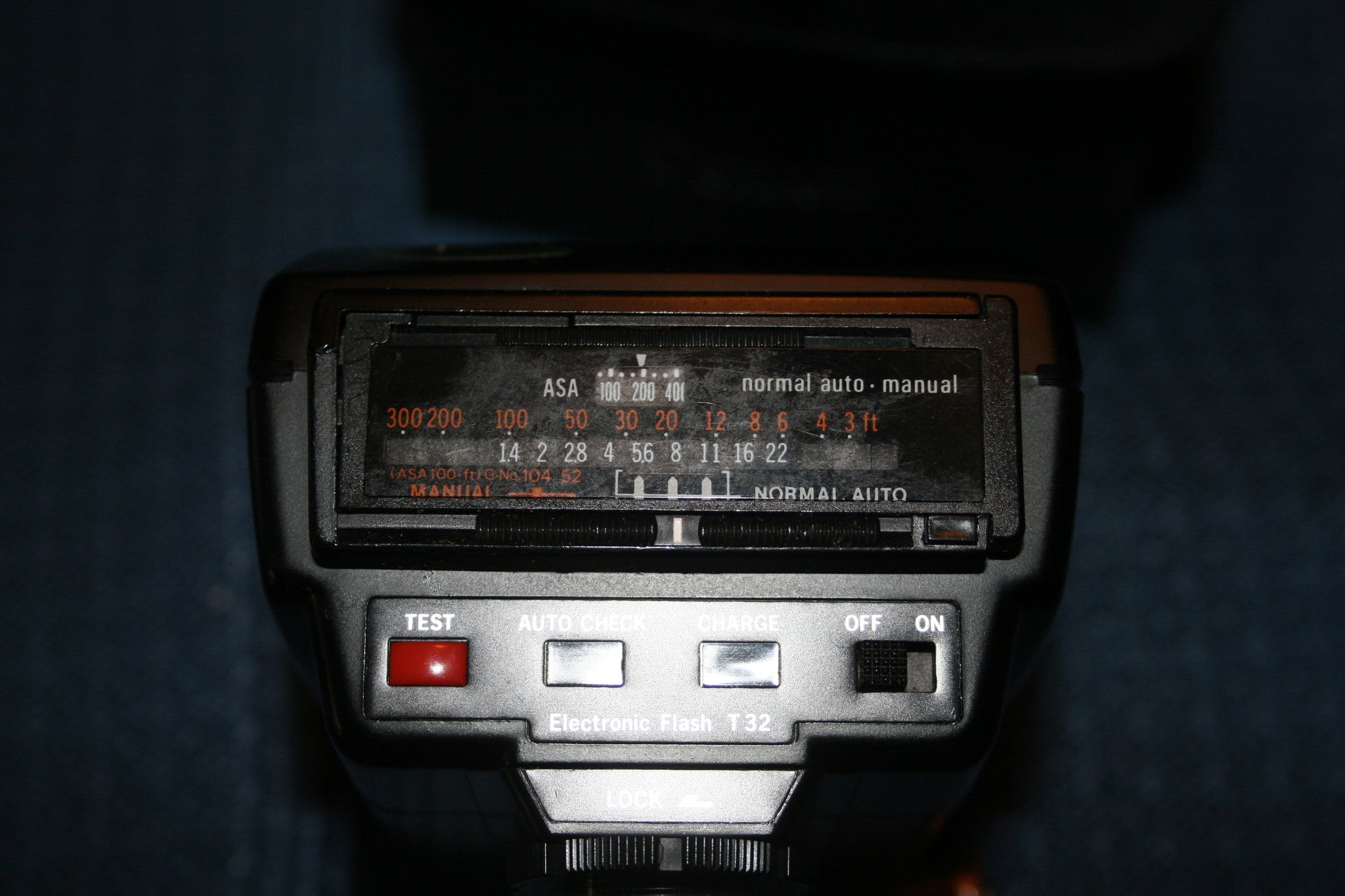 Olympus T-32 Flash